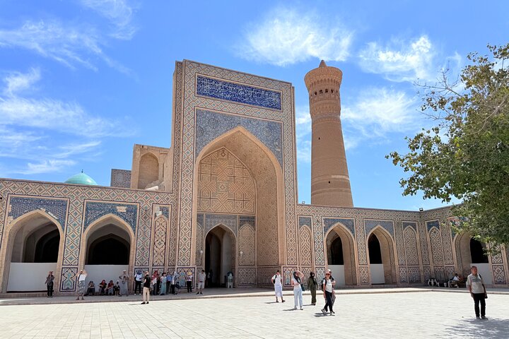Bukhara: Walking Tour with a Small Group. Complete Guidance