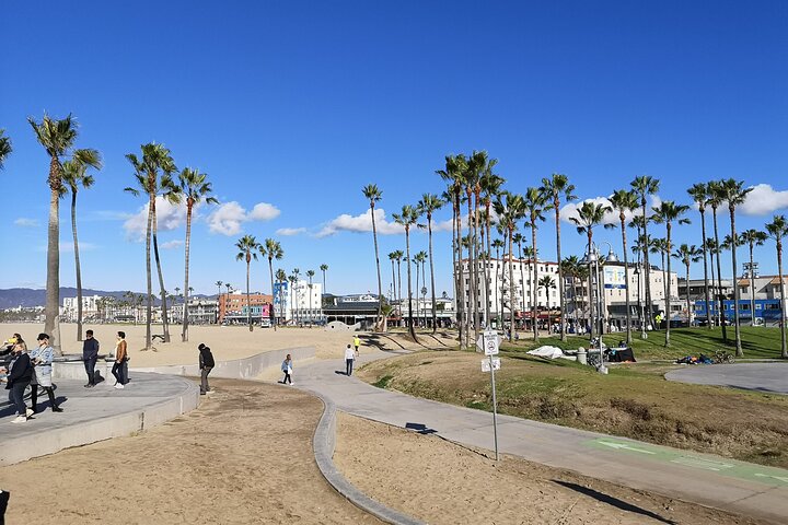 Full Day Iconic Sights Tour of Los Angeles from Anaheim: 6 Stops