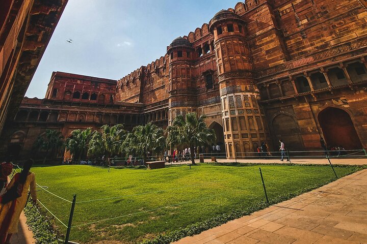 1-Day Trip to The Taj Mahal and Agra with Both side Commercial Flights