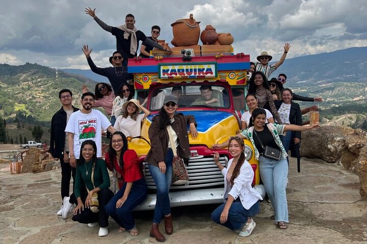 Ráquira Colors & Culture: Day Trip with Lunch & Transport