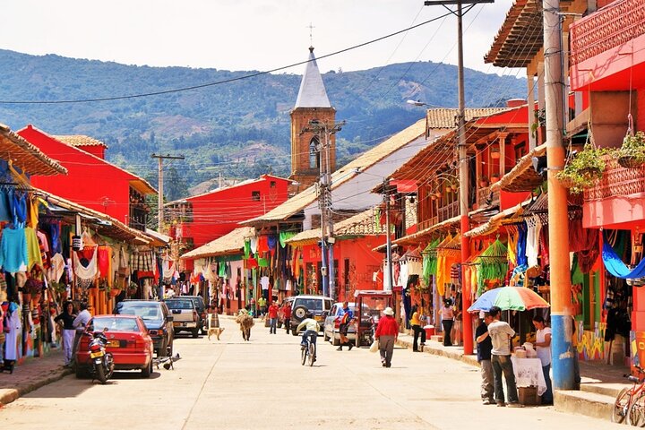 Ráquira Colors & Culture: Day Trip with Lunch & Transport