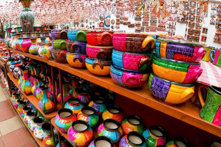 Ráquira Colors & Culture: Day Trip with Lunch & Transport