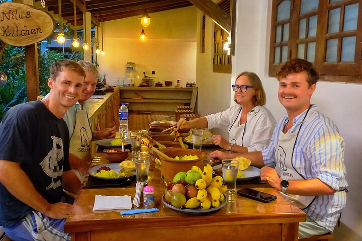 Sri Lankan cooking class with Nilu Kandy( FREE PICKUP & Drop)