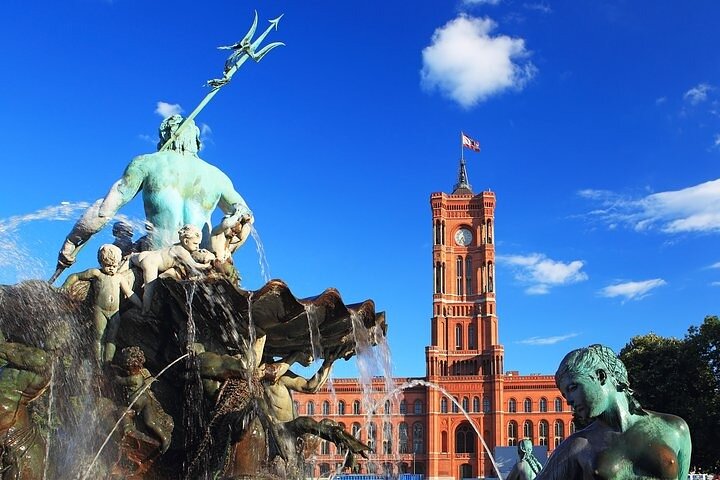 Berlin Made Simple: Stress-Free Tour from Warnemunde Cruise Port