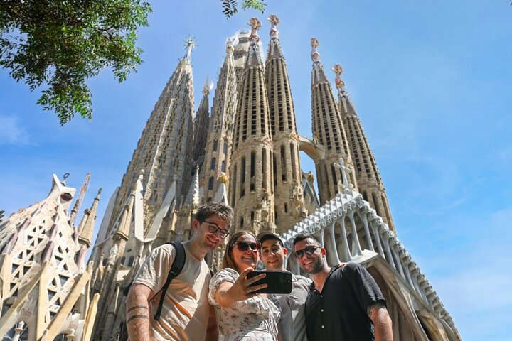 Fast Track: Sagrada Familia Guided Tour