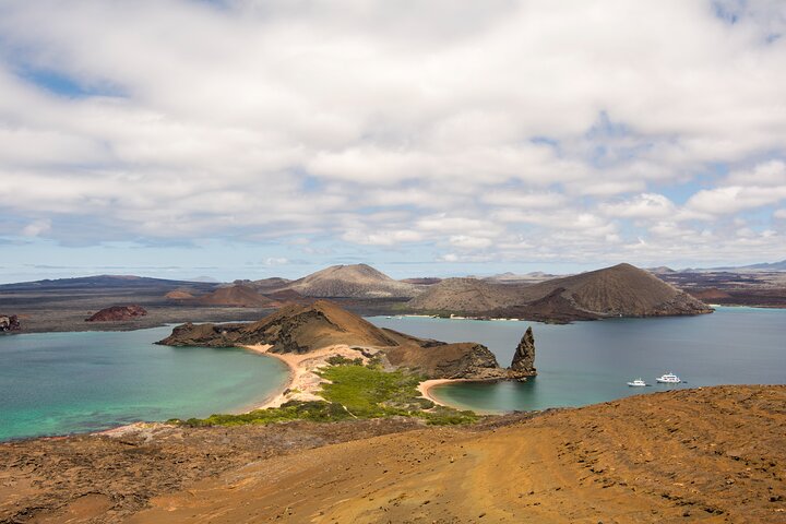 Galapagos First Class 5 Day Package with Yacht Day Tours