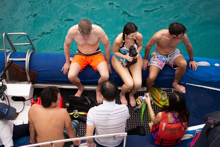 Galapagos First Class 5 Day Package with Yacht Day Tours