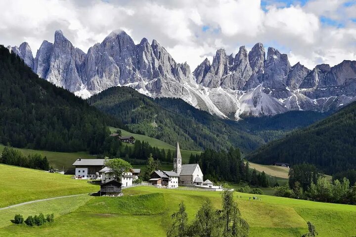 Dolomites and Lago di Braies Day Tour with Private Car and Guide