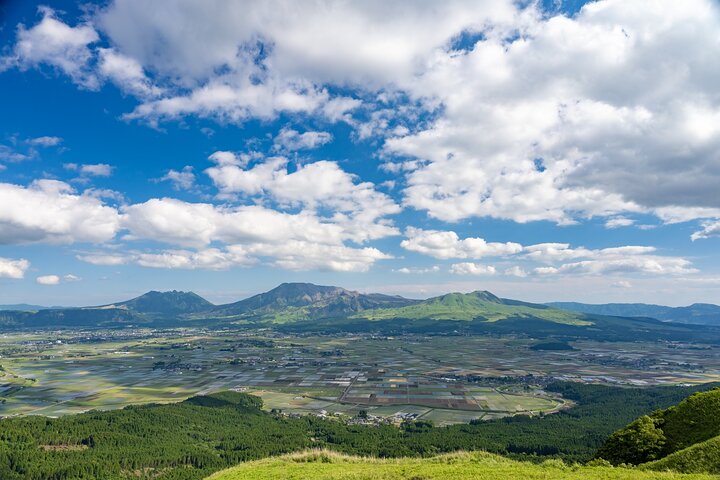 Kumamoto Castle Suizenji Garden or Aso Full-Day Tour Option