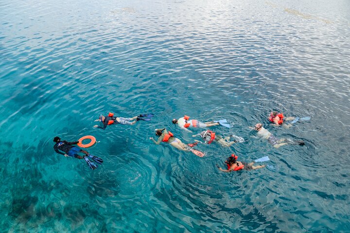 Great Blue Hole and Lighthouse Reef Atoll Snorkel Adventure