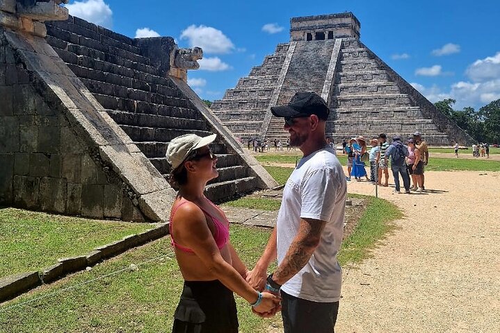 Chichen Itza : Walking Tour with Expert Guide + Skip-the-Line