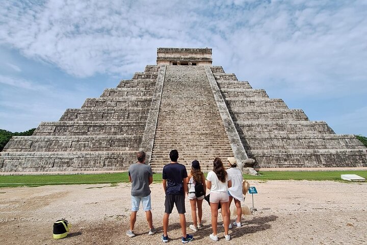 Chichen Itza : Walking Tour with Expert Guide + Skip-the-Line