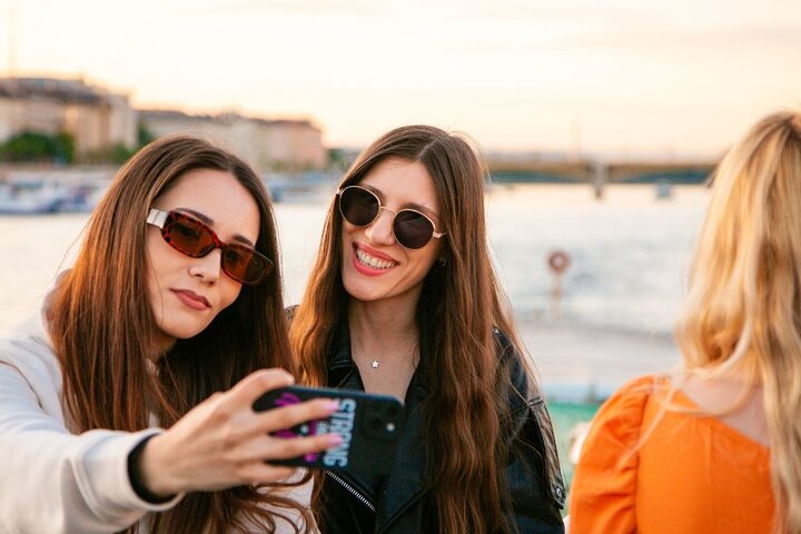 Budapest Sip and Sail Danube Cruise with Unlimited Prosecco