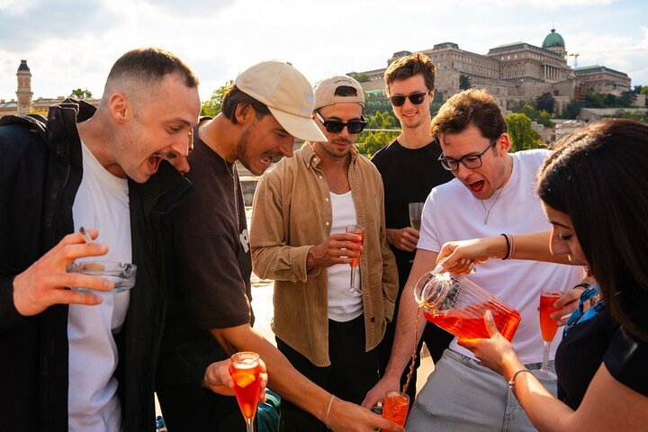 Budapest Sip and Sail Danube Cruise with Unlimited Prosecco