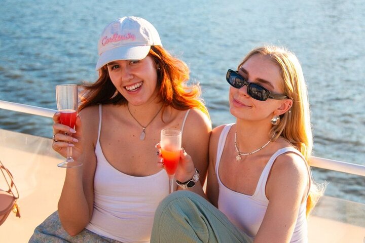 Budapest Sip and Sail Danube Cruise with Unlimited Prosecco