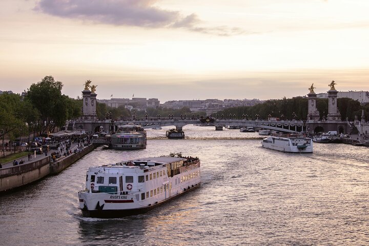 Le Havre to Paris with Boat Cruise & Lunch for First Time Visitor