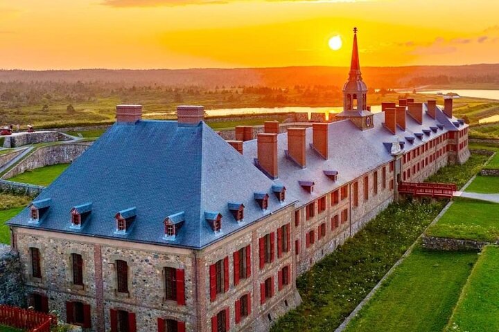 Fortress of Louisbourg Historic Tour: Cruise-Passenger Friendly