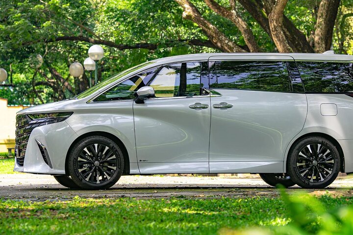 Safe and Private Airport One way transfer to or from Diani