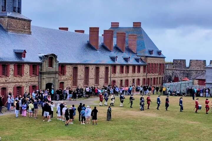 Louisbourg Fortress, Lighthouse & Cliffside Adventure Sydney NS