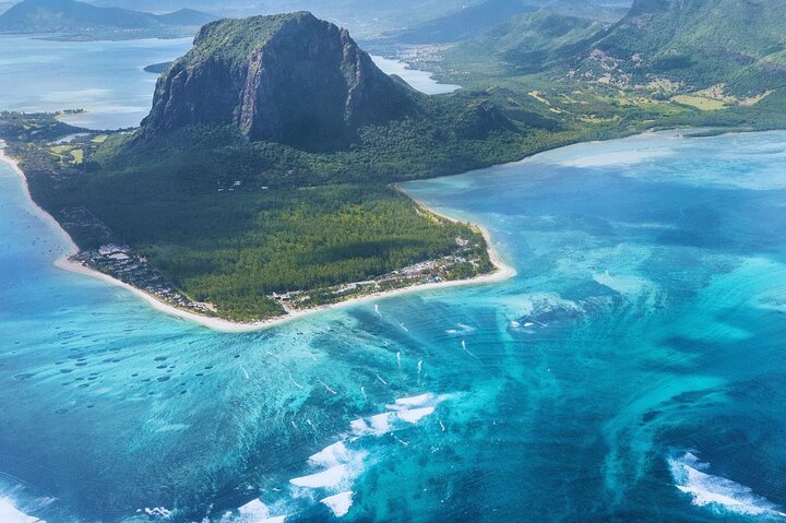 Mauritius Underwater Waterfall Guided Tour by Helicopter Ride