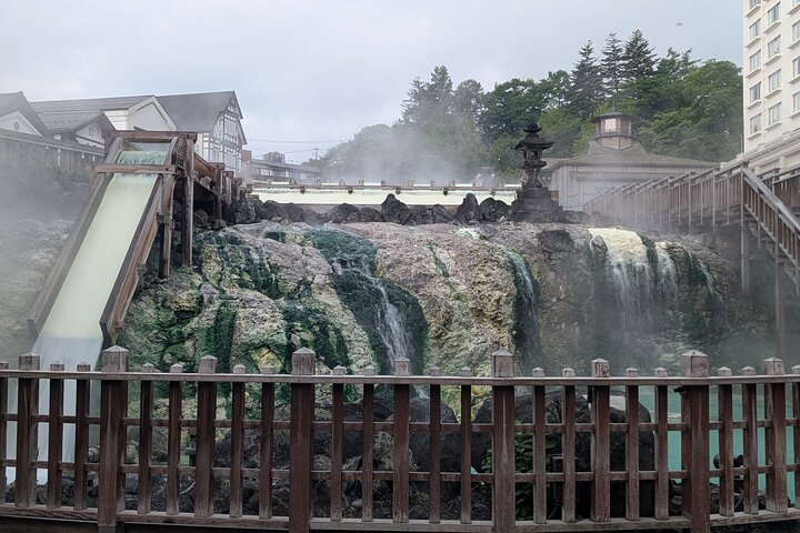 Hands-Free Private Sightseeing Shuttle from Karuizawa to Kusatsu