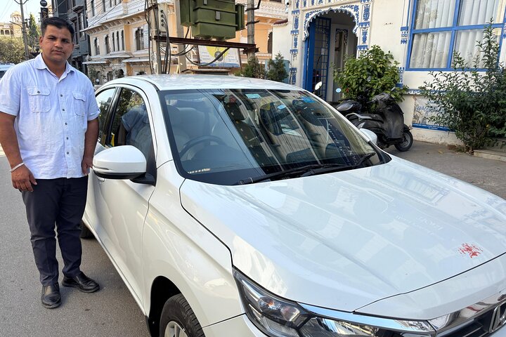 Varanasi Hotels to Varanasi Airport drop: Private Transfers