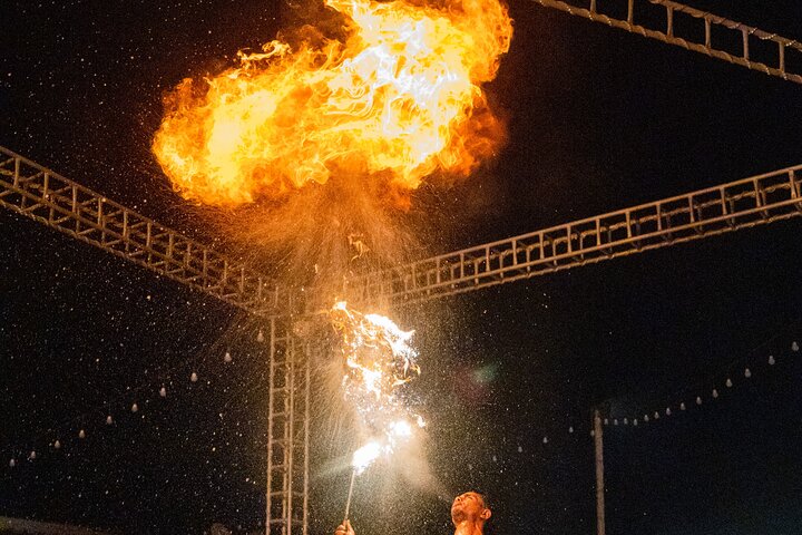 Vip Desert Safari Dubai With BBQ Buffet Dinner