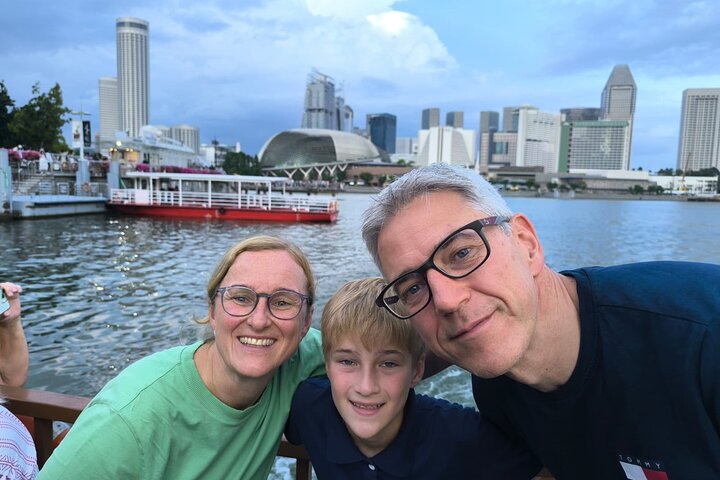 Singapore River Cruise and 2 Must-see Water Light Shows