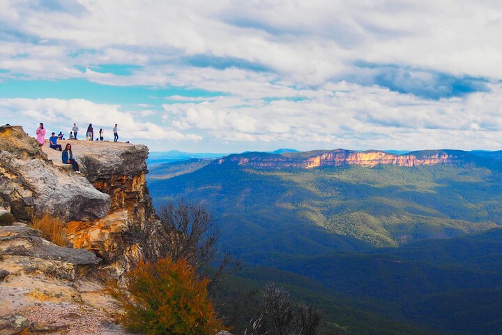 Blue Mountains Day Tour + Zoo & Scenic World Options, Morning Tea