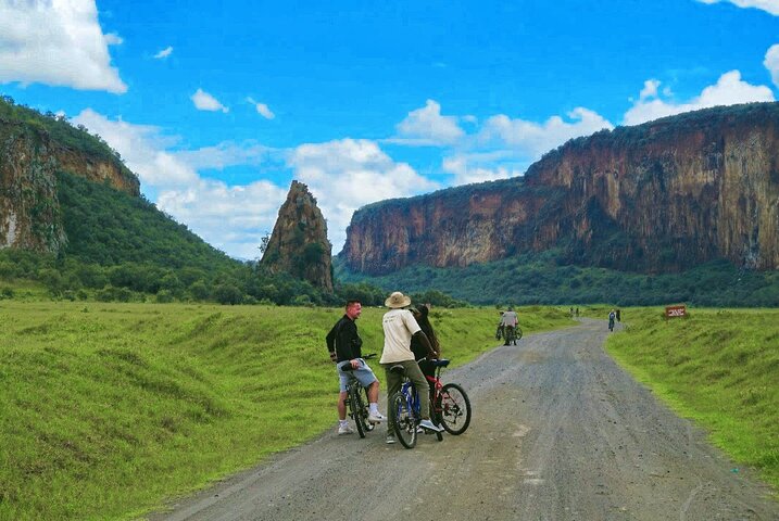 Explore Naivasha With Leshamara Safaris Transportation