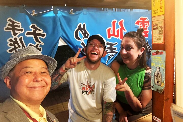 Fukuoka: Nakasu Food Stall Private Guided Tour with Tastings