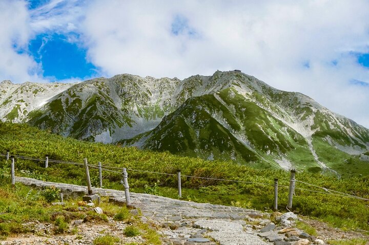 Kanazawa Day Tour: Shomyo Falls & Tateyama Mountain Walks