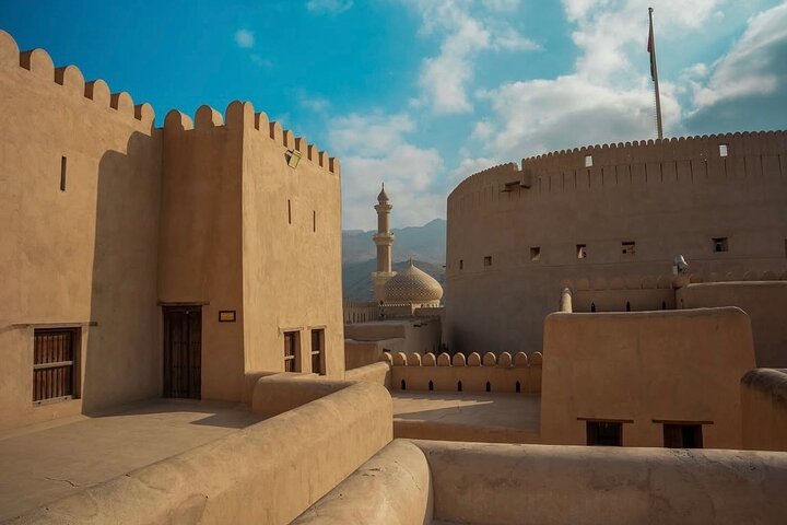 Muscat: Full-Day 4WD Tour to Nizwa, Jebel Akhdar & Birkat Al Mouz