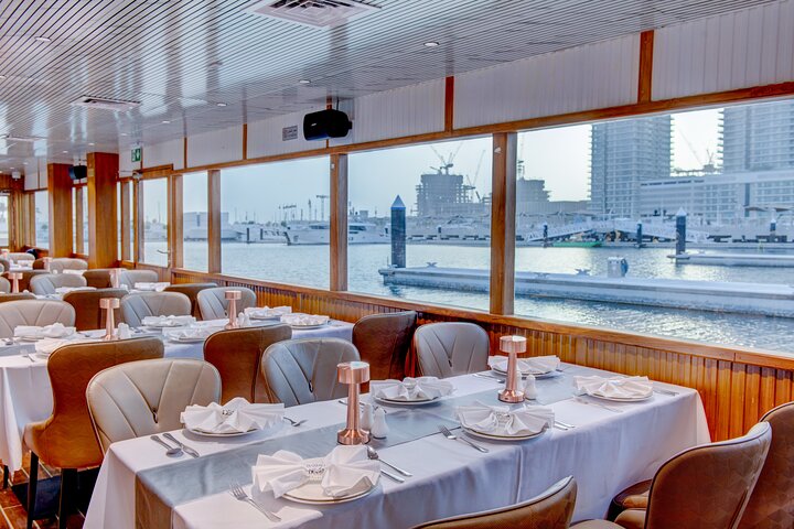 Dubai Marina Luxury Dinner Cruise, Live Shows