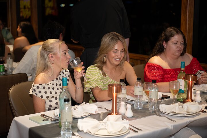 Dubai Marina Luxury Dinner Cruise, Live Shows