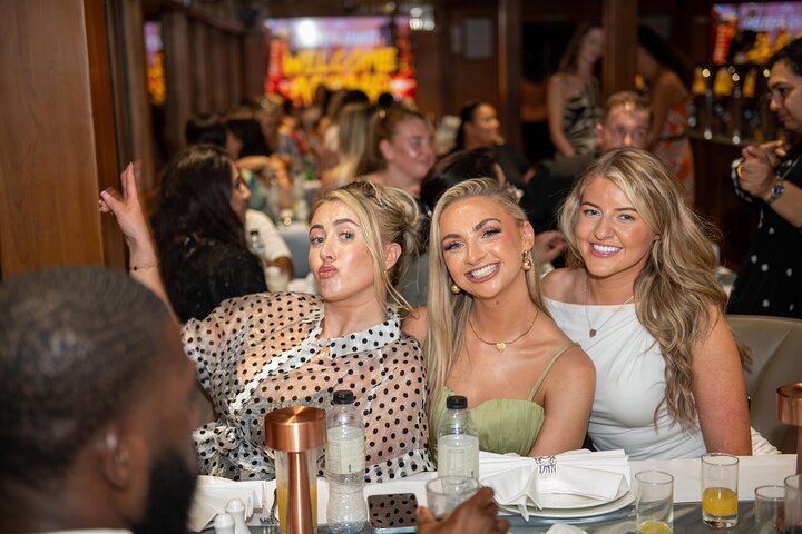 Dubai Marina Luxury Dinner Cruise, Live Shows