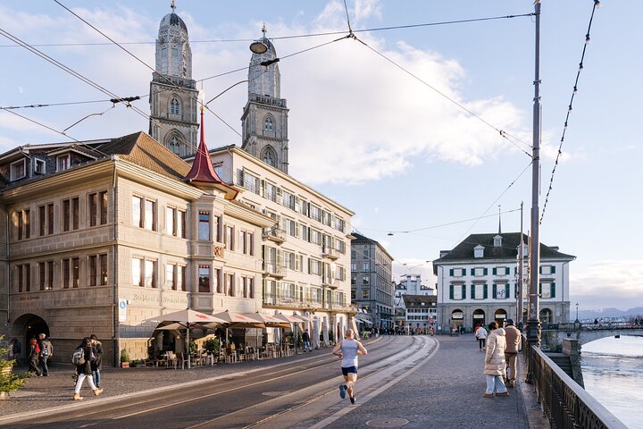 Zurich City Tour with Chocolate Tasting and Lake Cruise
