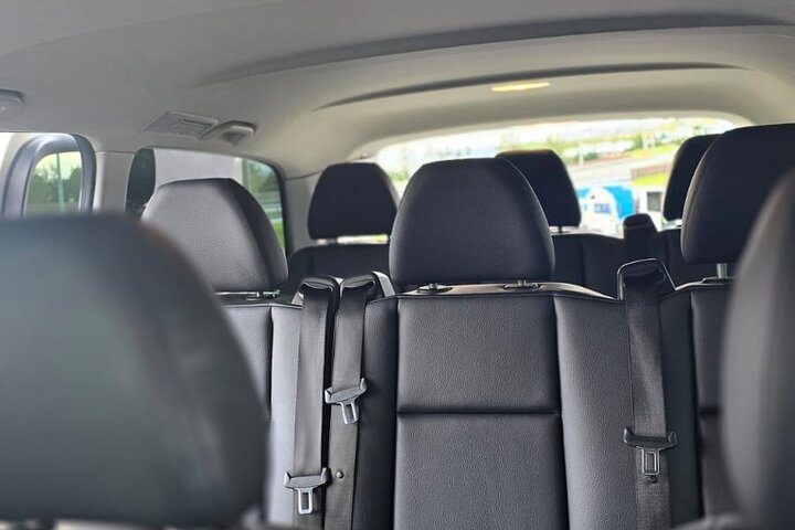 Keflavik Airport: One-way Private Transfer to/from Reykjavik