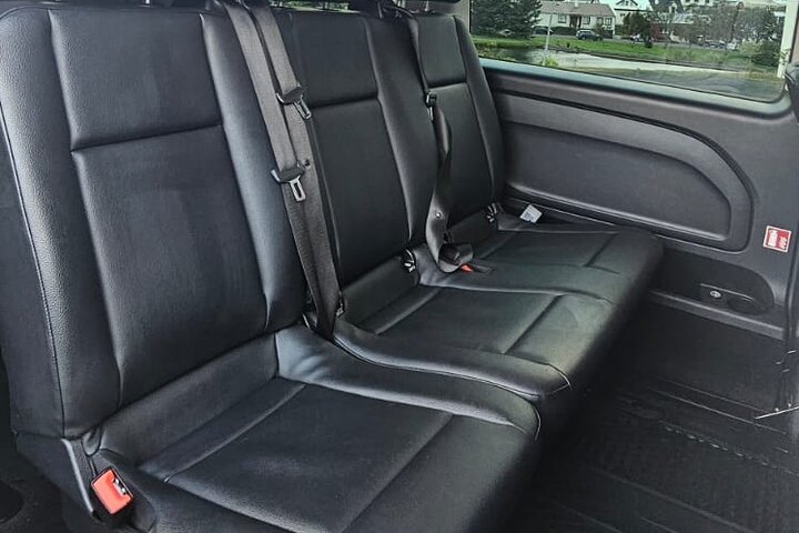 Keflavik Airport: One-way Private Transfer to/from Reykjavik