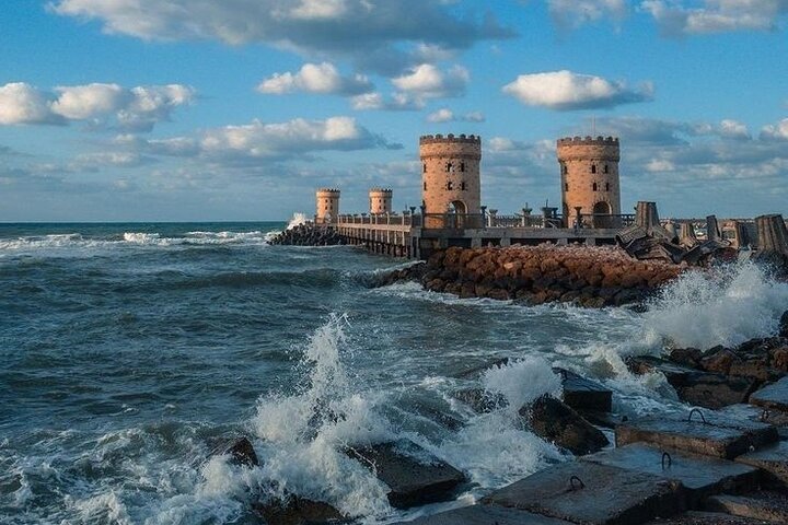 Vibrant Alexandria: Citadel, Library & Catacombs Tour