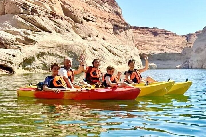 Lake Powell Kayak and Water Antelope Canyon Hike Guided Tour