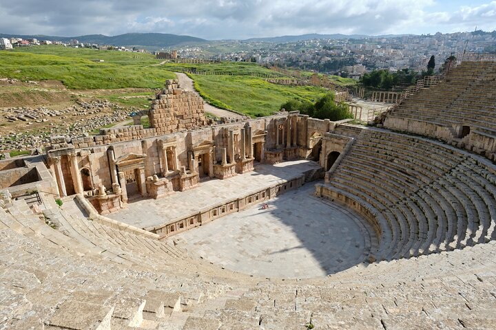 Jerash and Dead Sea with Resort Access & Lunch