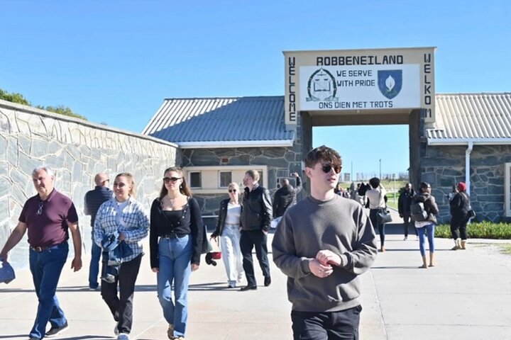 Robben Island and Iconic Table Mountain Tour