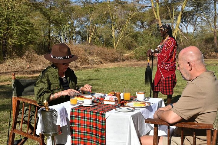 Maasai Mara Hot Air Balloon Safari and Champagne Breakfast