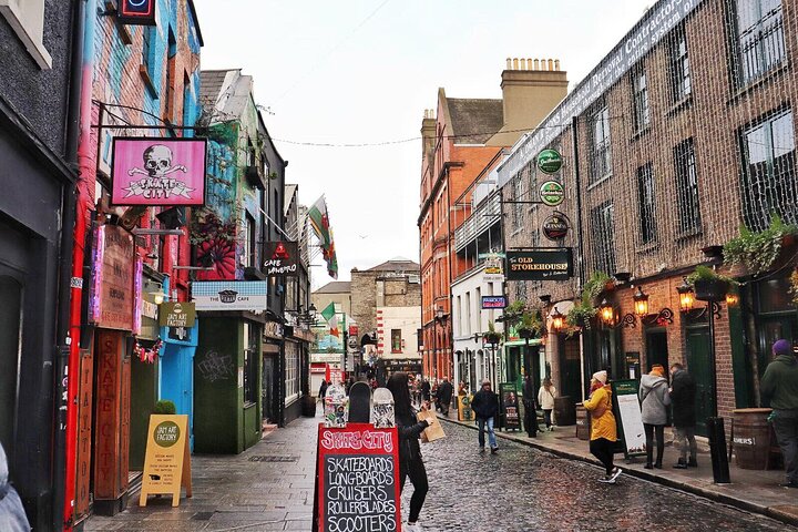 Dublin Historical Centre Food Tour with 7 Food Tastings & Drinks