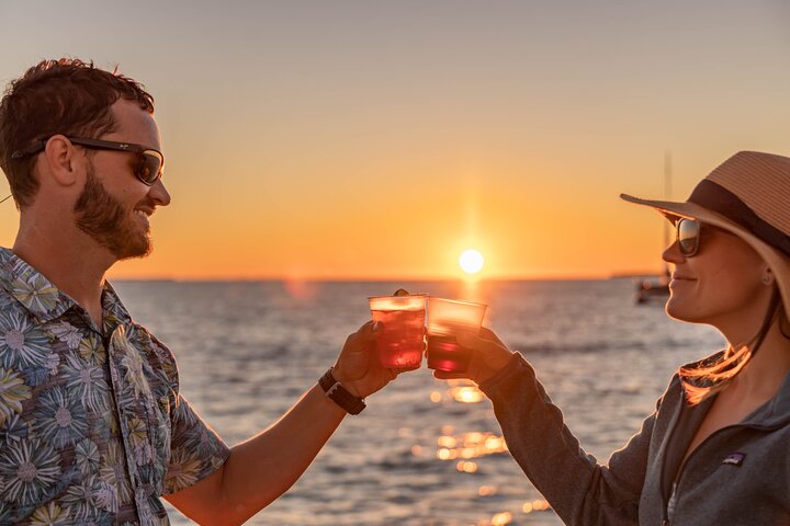 Key West Sunset Cruise: Dinner, Live Music & Drinks Included