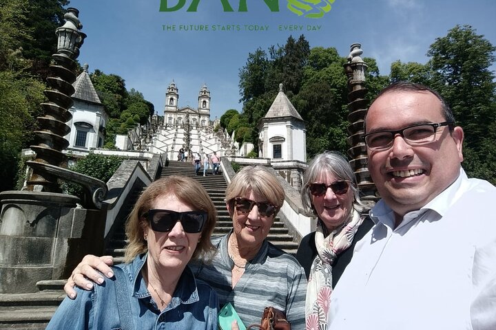 Private Transfer Santiago de Compostela to Porto or vice versa