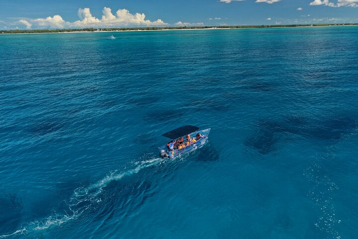 Invisible Boat to Rainbow Reef and Papa Doc Wreck