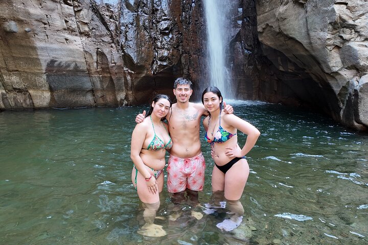 Tamanique Waterfalls Complex Trek + El Tunco Beach