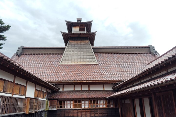 Hakodate: Goryokaku Star Fort & Tower Guided History Tour